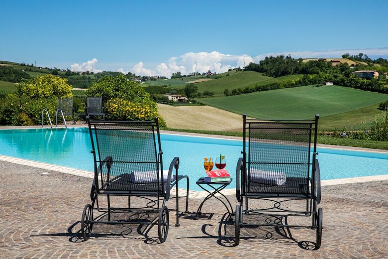 Spinerola Hotel In Cascina & Restaurant Uvaspina