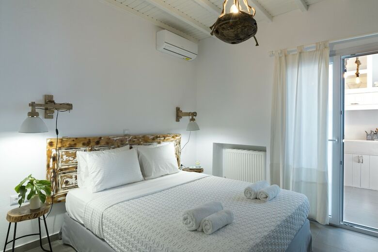 Apartamentos Amperian Mykonos Suites
