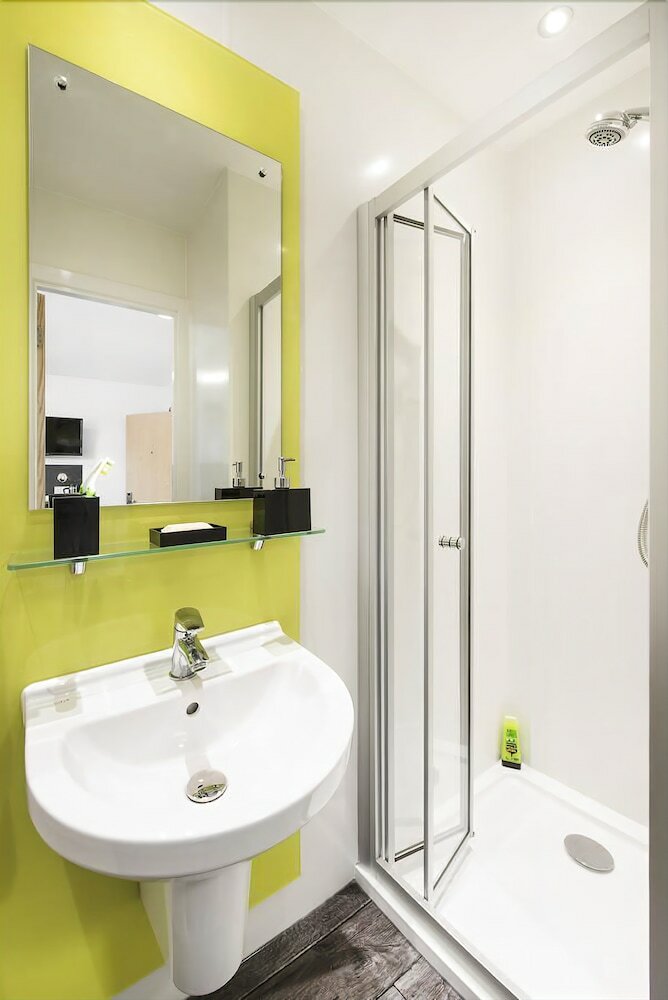 Hostal Crescent Place - Campus Accommodation