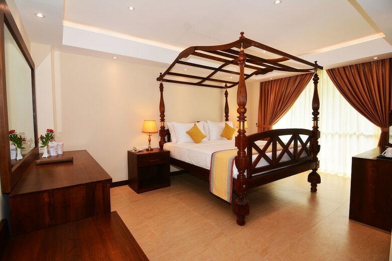 Hotel Grand 103