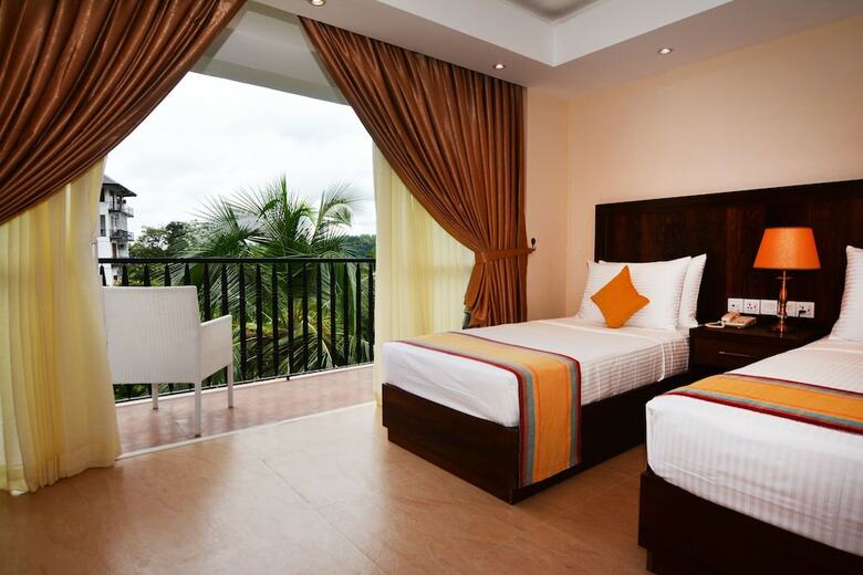Hotel Grand 103