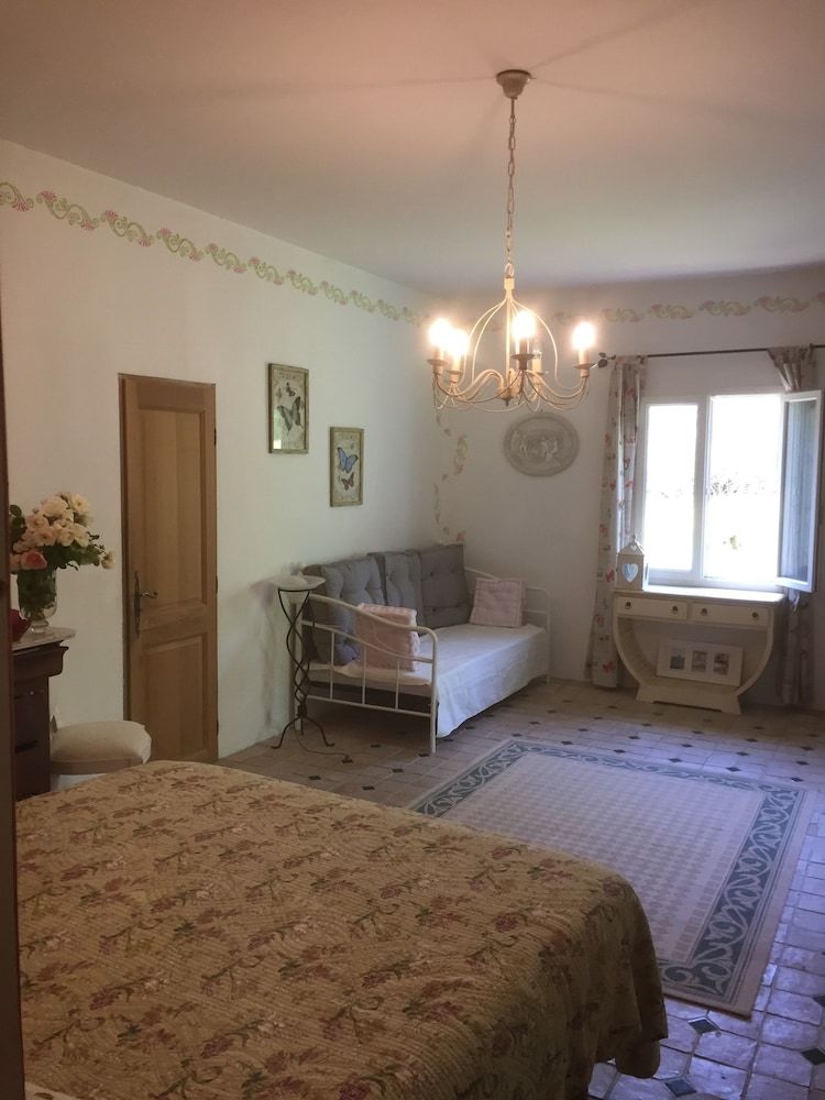 Hotel Bastide de Valv�rane