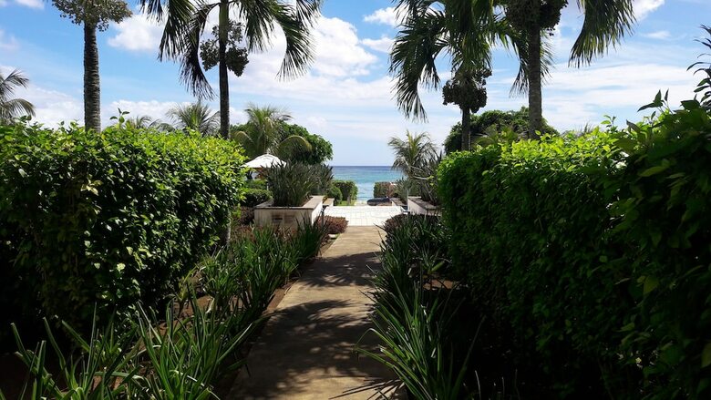 Villasun Seafront Apartment At Cap Ouest