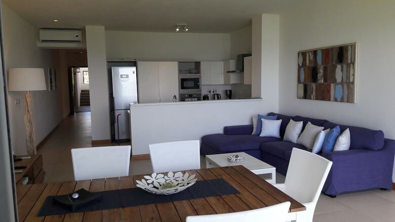 Villasun Seafront Apartment At Cap Ouest