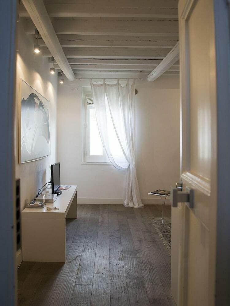 Suite Home Trani