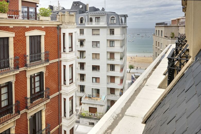 Zubieta Playa 3 Apartment By Feelfree Rentals
