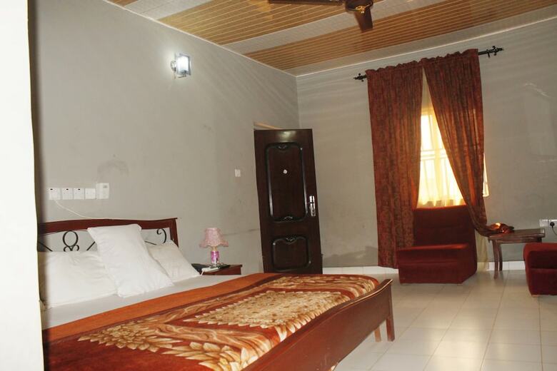 Kenfeli International Palmbeach Hotel