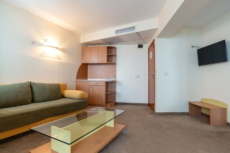 Family Hotel Sunday