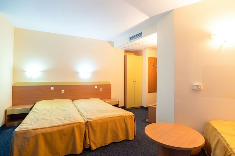 Family Hotel Sunday