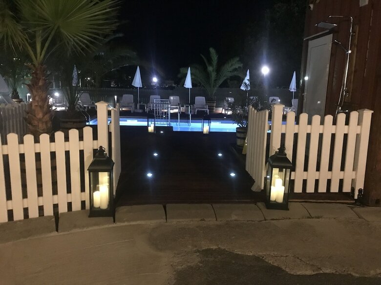 Family Hotel Sunday