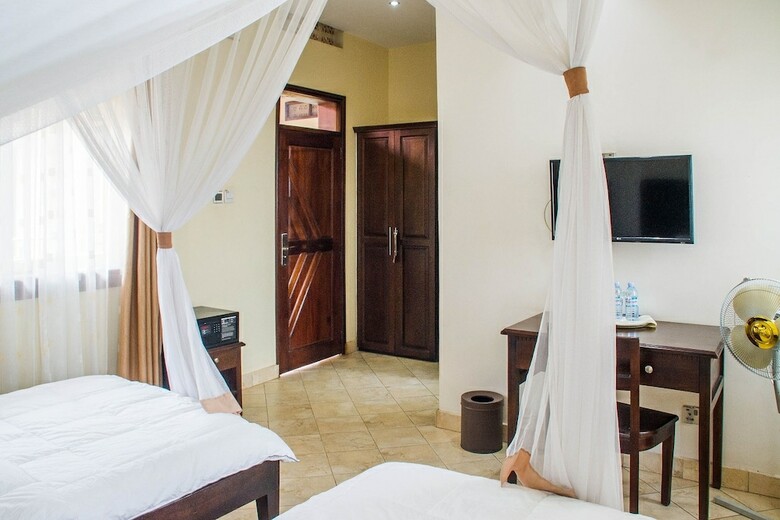 Hotel Kash Masaka Road