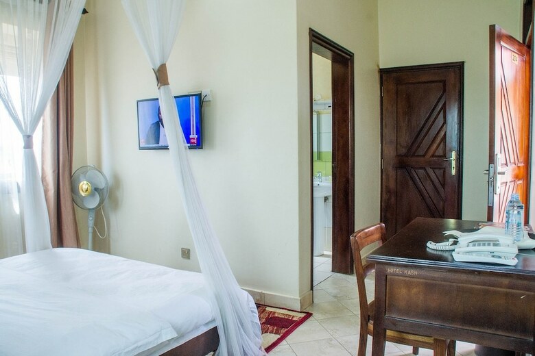 Hotel Kash Masaka Road