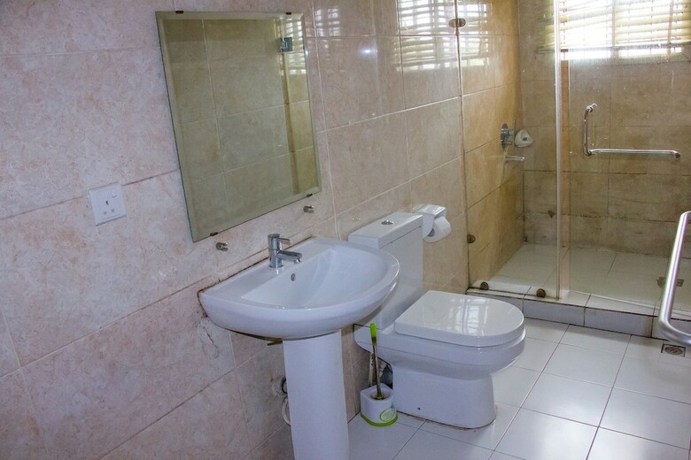 Folade Hotels