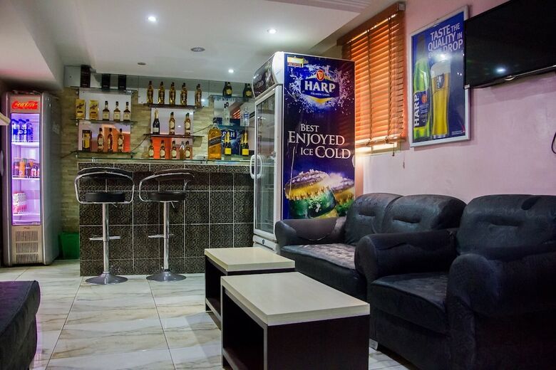 Folade Hotels