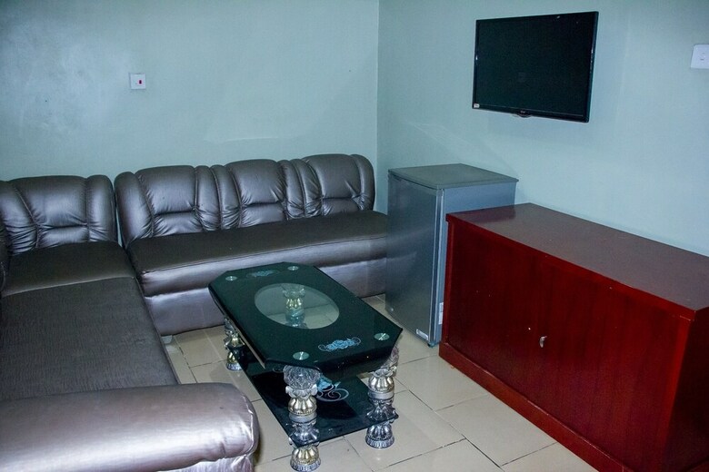 Folade Hotels