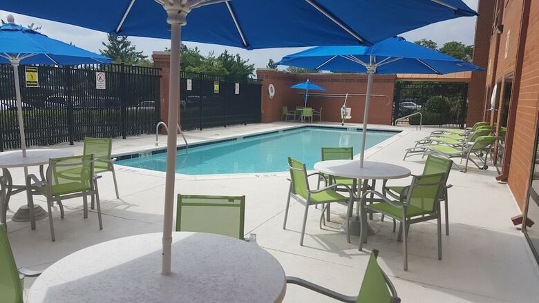 Hotel Holiday Inn Express Baltimore-bwi Airport West