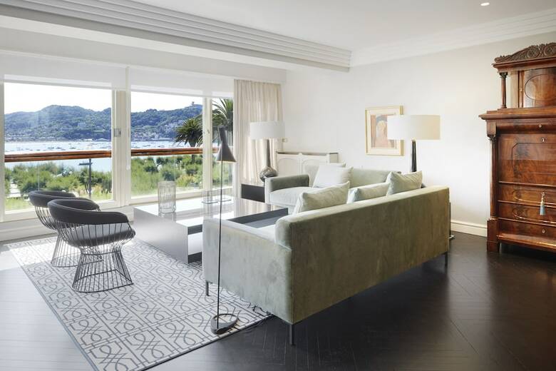 Playa de La Concha 10 Apartment By Feelfree Rentals