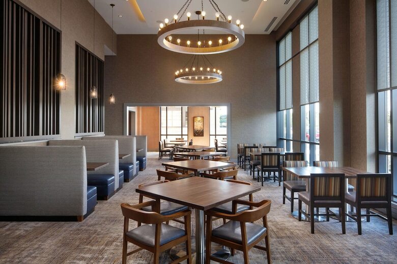 Hotel Embassy Suites By Hilton South Bend At Notre Dame