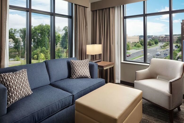 Hotel Embassy Suites By Hilton South Bend At Notre Dame