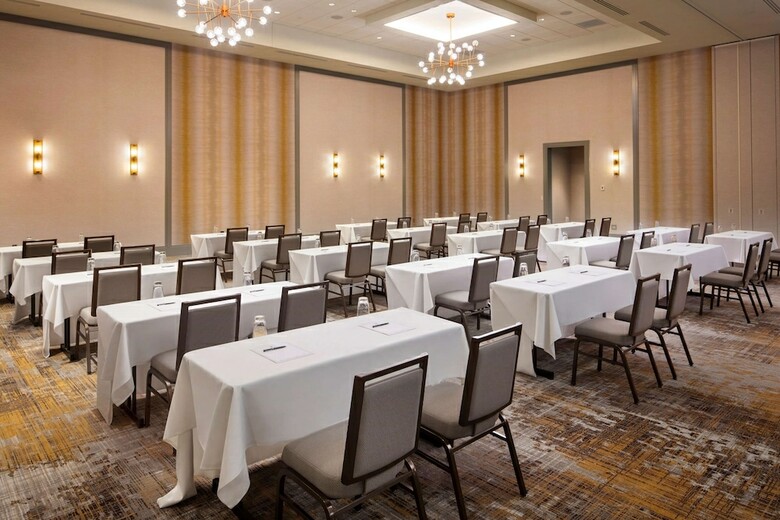Hotel Embassy Suites By Hilton South Bend At Notre Dame