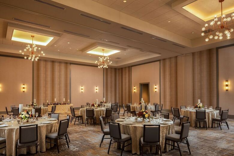Hotel Embassy Suites By Hilton South Bend At Notre Dame
