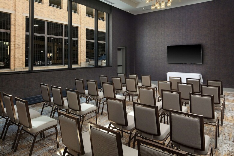 Hotel Embassy Suites By Hilton South Bend At Notre Dame
