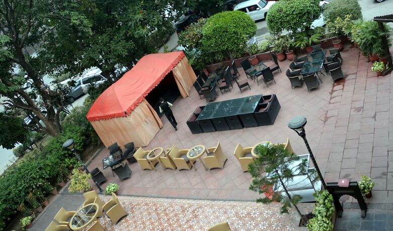 Hotel Jasmine Inn
