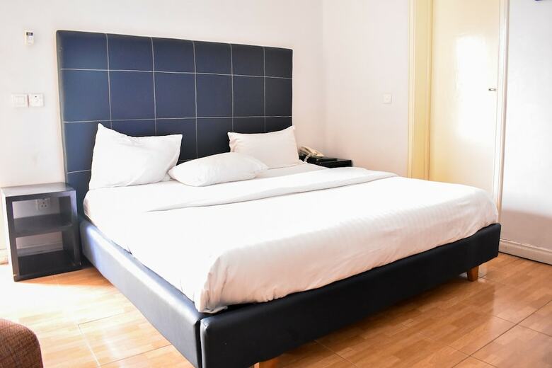 Hotel Emerald Cove