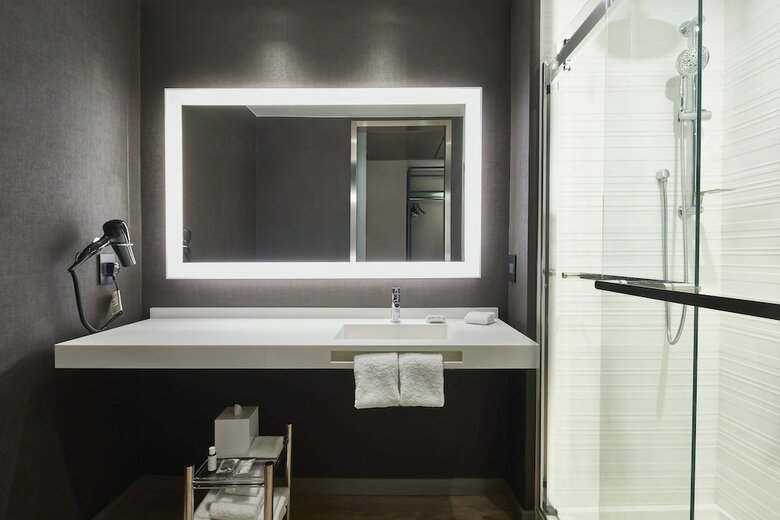 AC Hotel By Marriott Nashville Downtown