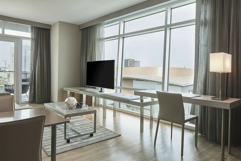 AC Hotel By Marriott Nashville Downtown
