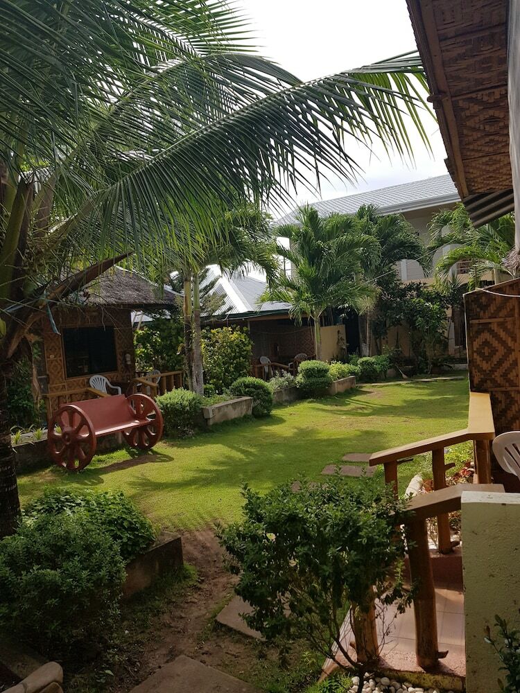 Hotel Alona Bamboo House