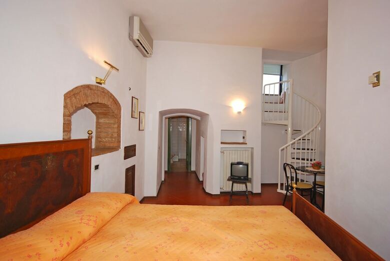 Casa Dei Potenti