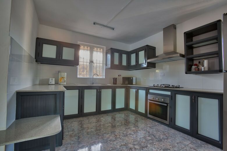 Hibiscus Villa - 5 Rooms