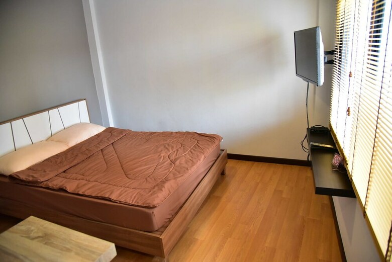 Hotel Inn Trog And Inn Soi - Hostel - Adults Only
