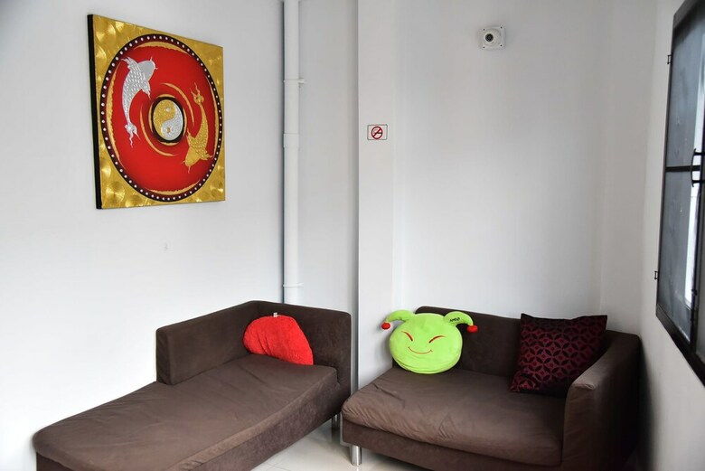Hotel Inn Trog And Inn Soi - Hostel - Adults Only