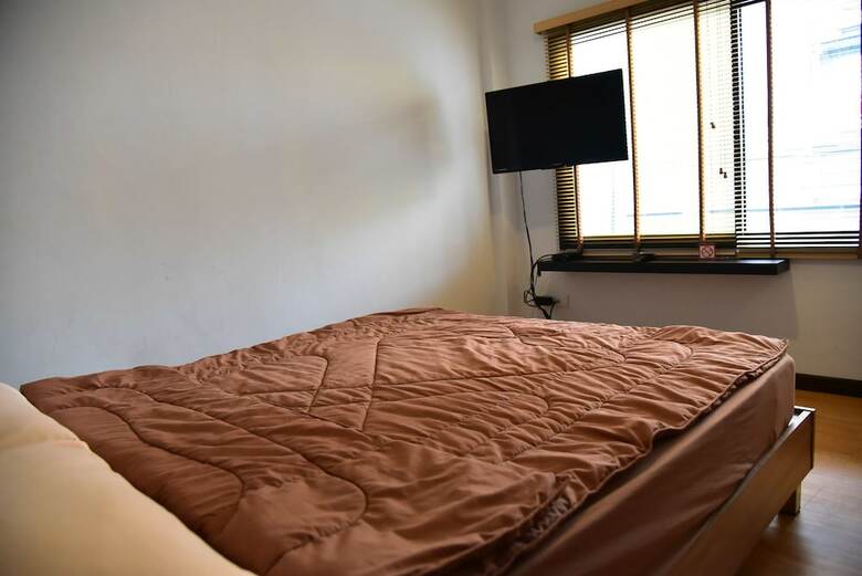 Hotel Inn Trog And Inn Soi - Hostel - Adults Only