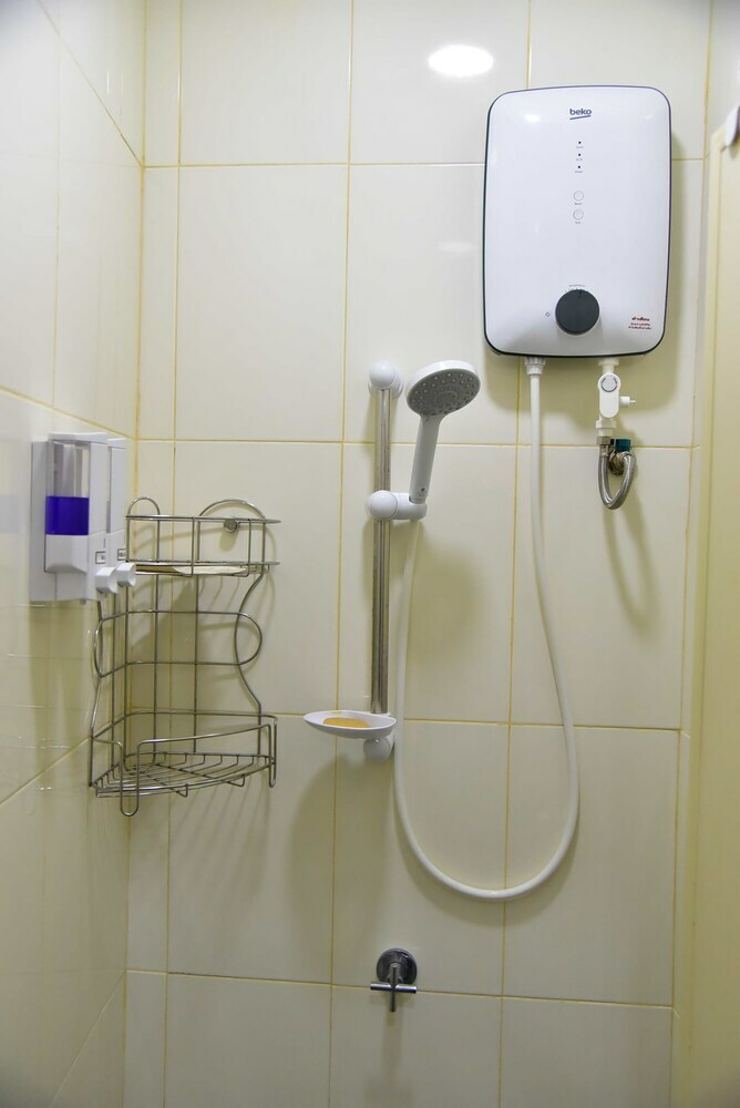 Hotel Inn Trog And Inn Soi - Hostel - Adults Only