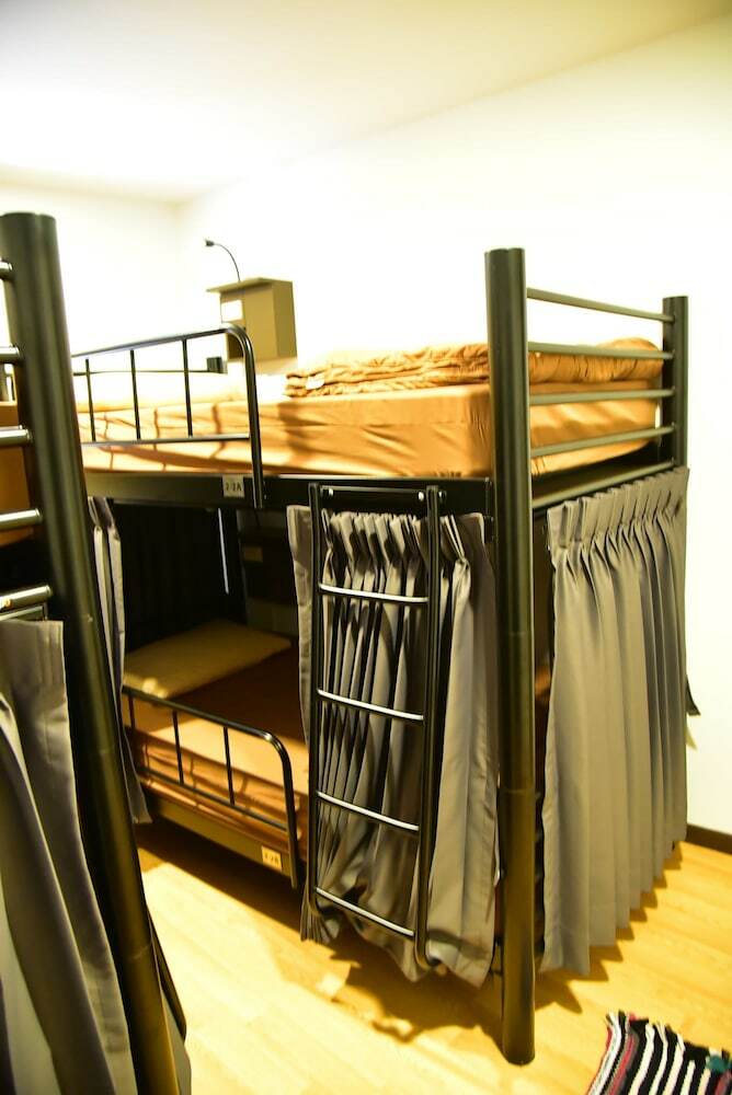 Hotel Inn Trog And Inn Soi - Hostel - Adults Only