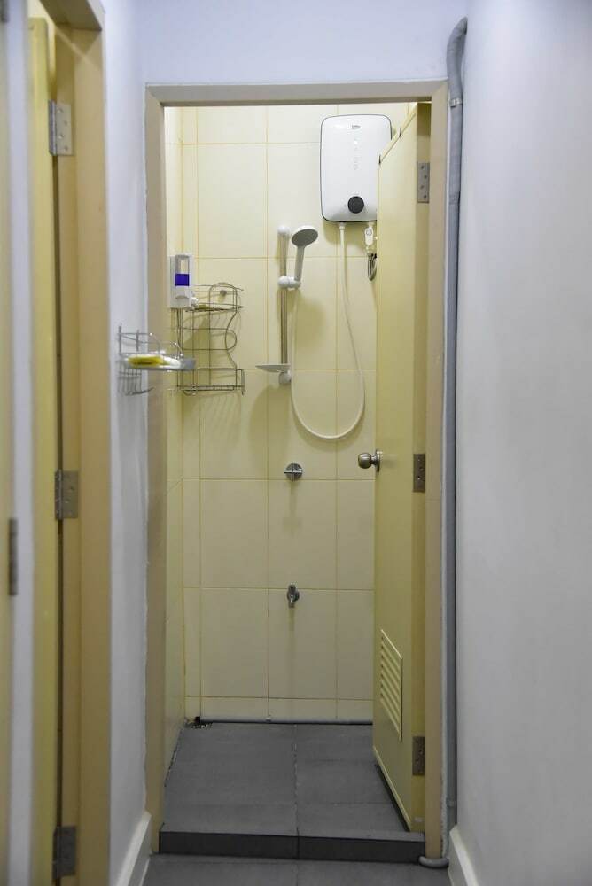 Hotel Inn Trog And Inn Soi - Hostel - Adults Only