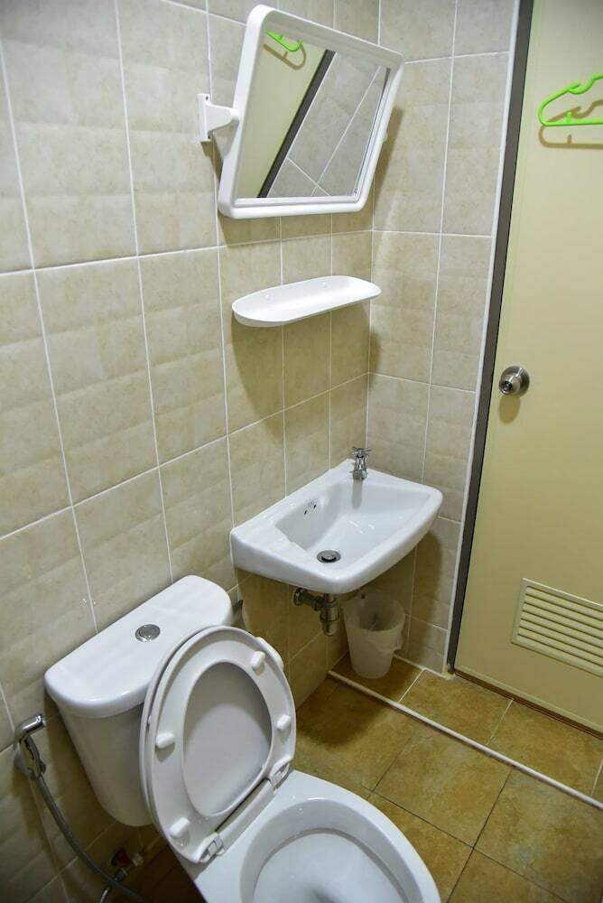 Hotel Inn Trog And Inn Soi - Hostel - Adults Only
