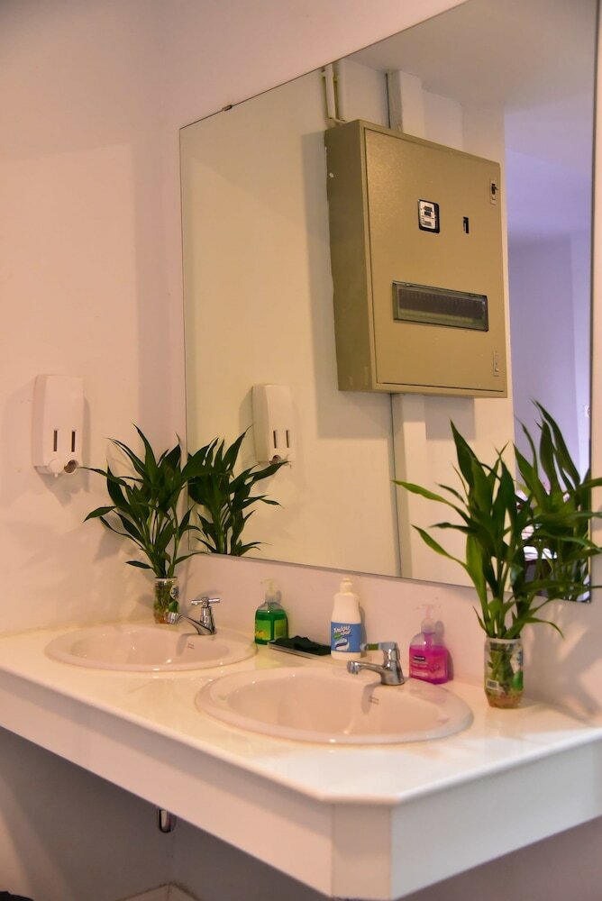 Hotel Inn Trog And Inn Soi - Hostel - Adults Only