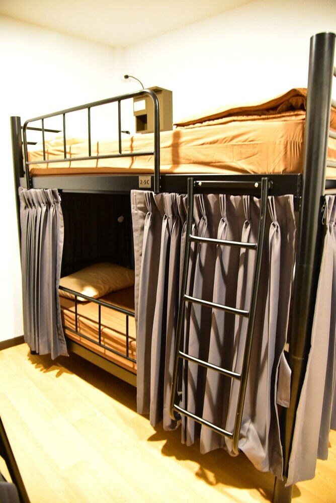 Hotel Inn Trog And Inn Soi - Hostel - Adults Only