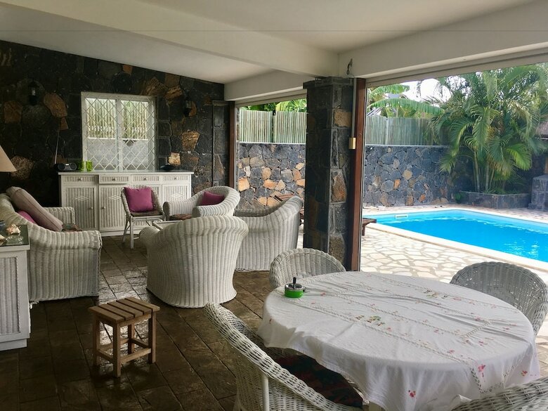 Tropical Villa 5 Min To The Beach