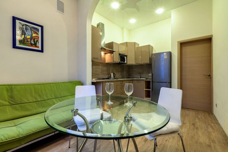 Friends Apartment On Marata