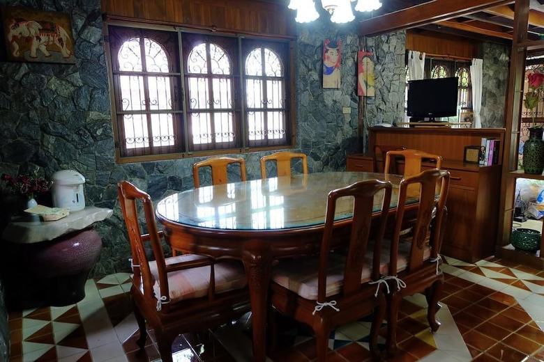 Hotel Wood Night House