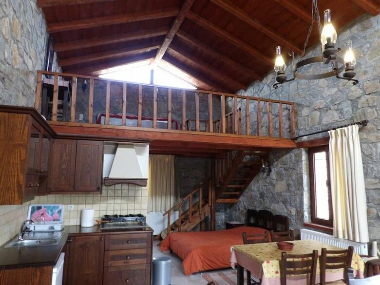 Hotel Arodamos Traditional Houses