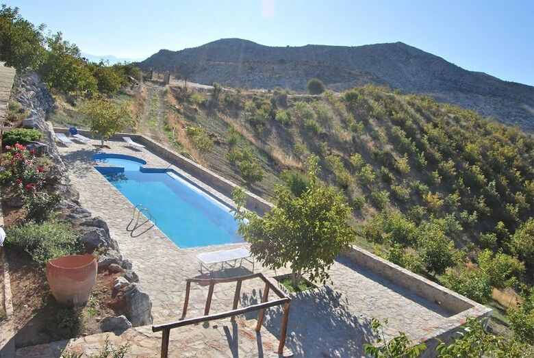Hotel Arodamos Traditional Houses