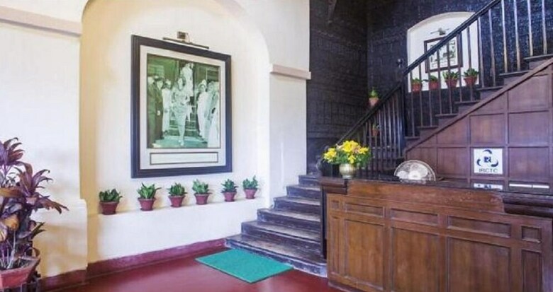 Chanakya Bnr Hotel