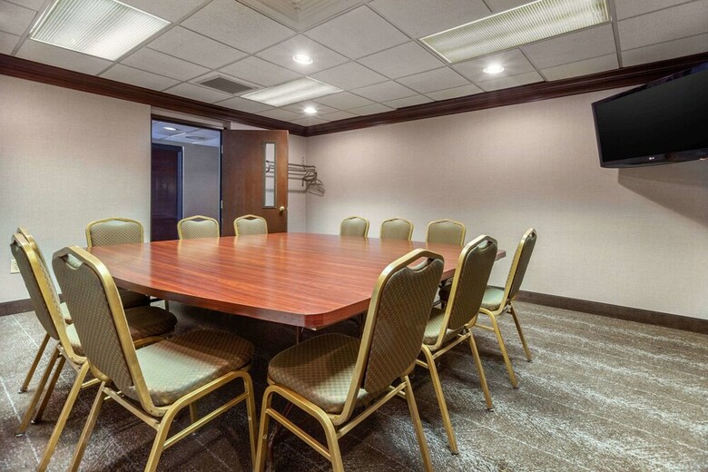 Hotel Comfort Suites