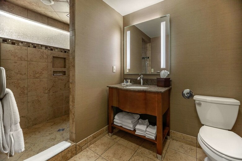 Hotel Comfort Suites